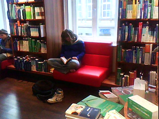 Lesen in der neu eröffneten Thalia-Buchhandlung in Göttingen