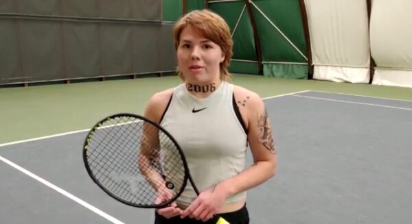 Tennisspielerin Oleksandra Oliynykova: Arm als Werbefläche verkauft
