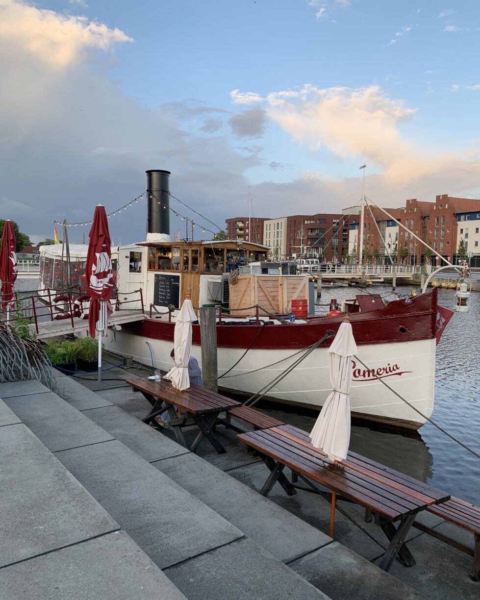 Greifswald: Schiffsrestaurant Hornfischbar auf der Pomeria